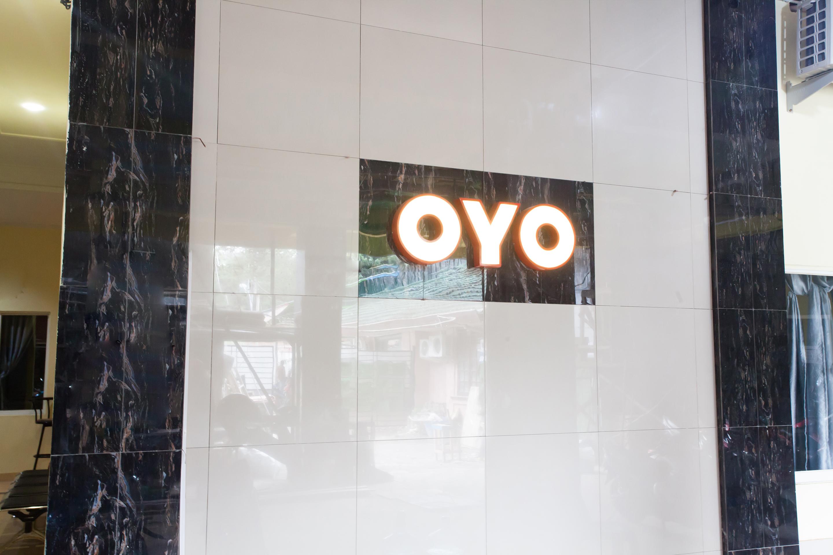 Oyo 990 Stadion Residence Syariah Medan Exteriör bild